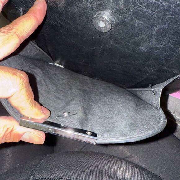 Black Leather Convertible Backpack Shoulder Bag With Adjustable Straps - Picture 4 of 7